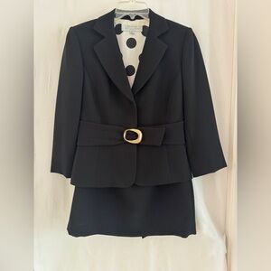 Beautiful Tahari Black Women's 2pc Skirt Suit